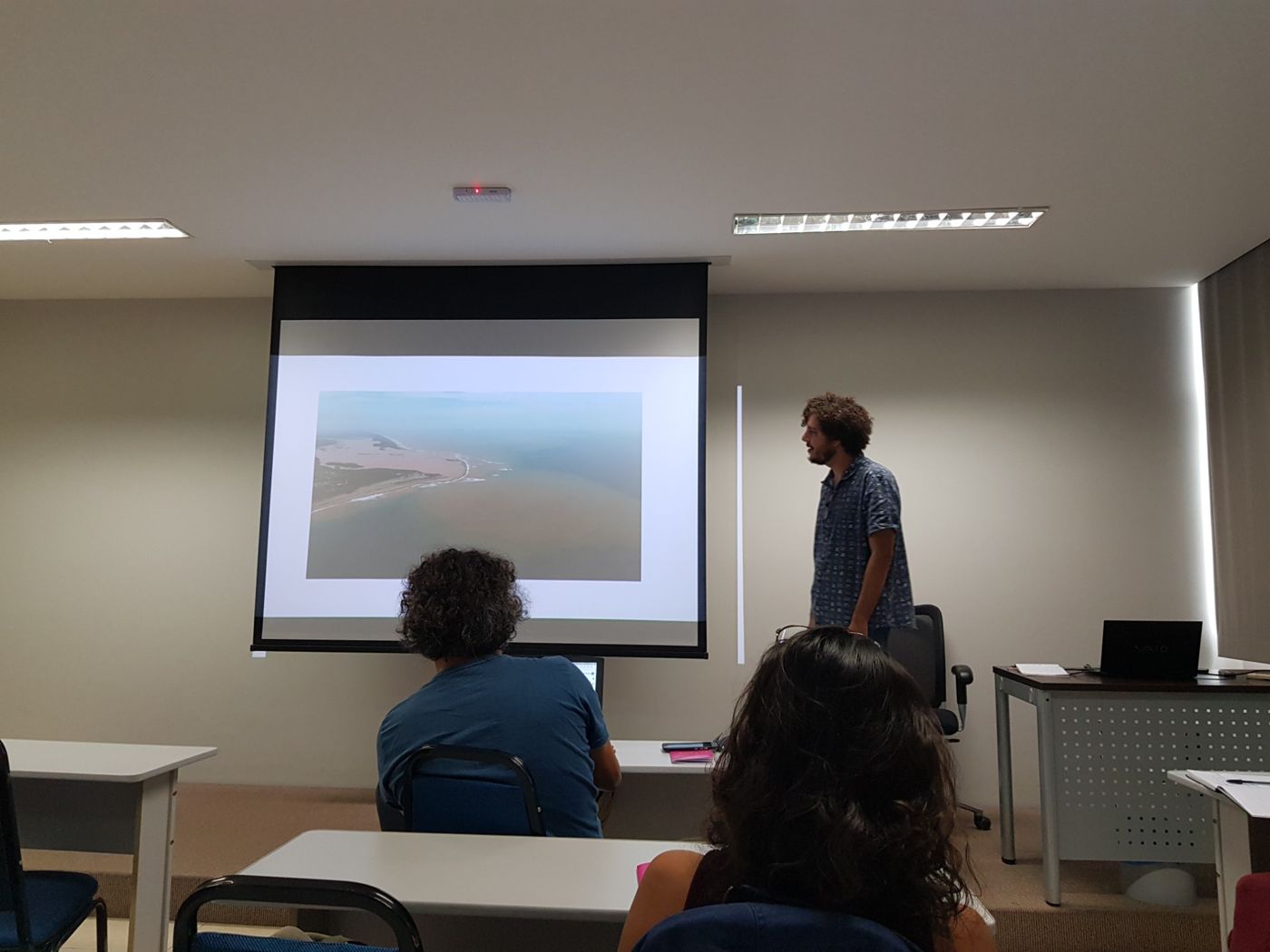 Presentation during a team working session.